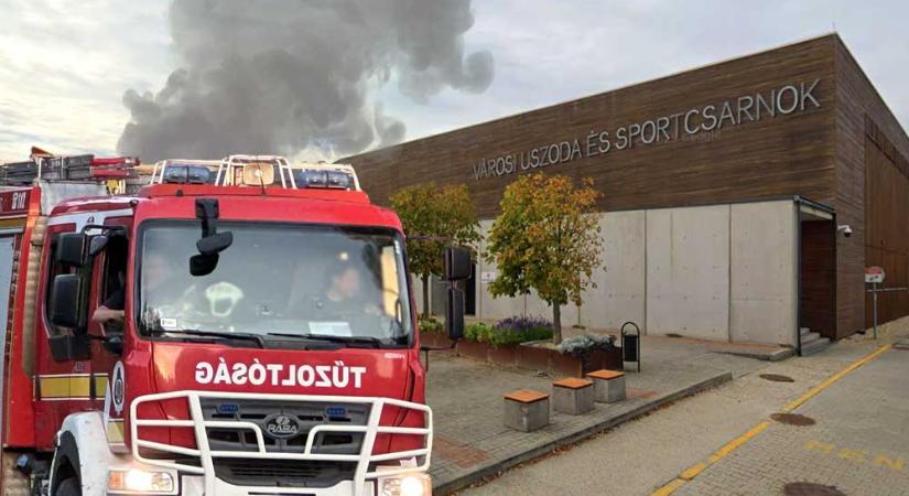 Kigyulladtak a budaörsi uszoda szaunái, több száz embernek kellett elhagynia az épületet