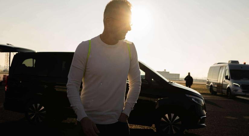 Szijjártó Péter: Öntsünk tiszta vizet a pohárba!