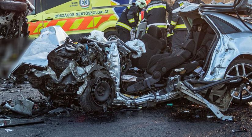 Egy ember vesztette életét a 4-es főúton történt balesetben – helyszíni fotókkal
