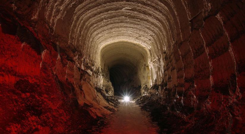 Elképesztő dolgot találtak Oroszország alatt, azonnal meghalt a felfedező, aki benyitott a helyre