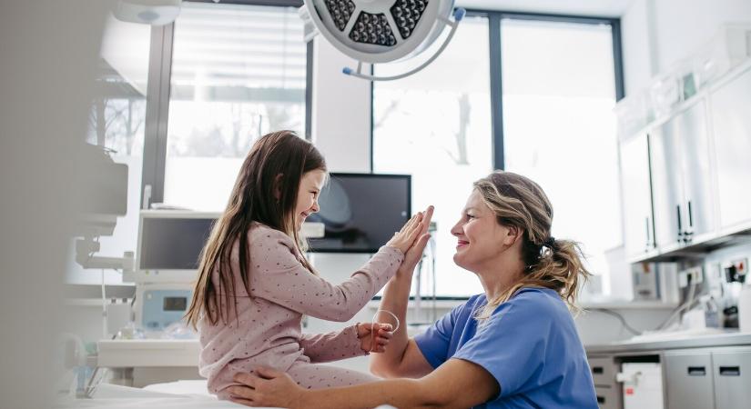 Jó, ha már az iskolás is felismeri a súlyos betegségek tüneteit