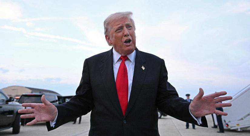 Donald Trump becstelennek nevezte a BBC lemondott vezetőit