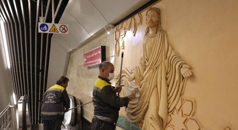 Iránban megnyílt a Szent Szűz Mária metróállomás, de a keresztények továbbra is csak titokban gyakorolhatják hitüket