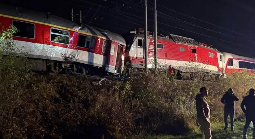 Mi okozhatta a vasárnapi vonatbalesetet? A nyugdíjas mozdonyvezető megadja a választ