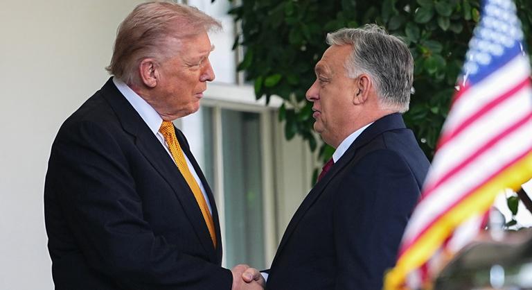 Orbán Viktor kezet rázott Trumppal: Amíg ő az elnök ott, és én a miniszterelnök itt, nem lesz szankció