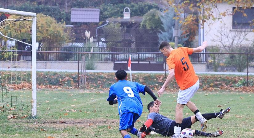 Négy tizenegyes egy meccsen?! Ilyen is csak a megyeiben van (galéria)