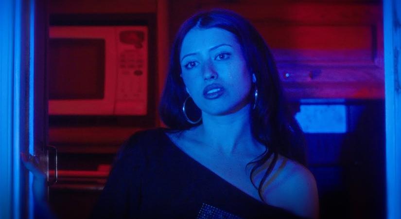 Ajsa Luna a Himnusz-botrányról: „arra törekedtem, hogy egy igazán őszinte, törékeny, de szívből jövő performansz jöjjön létre”