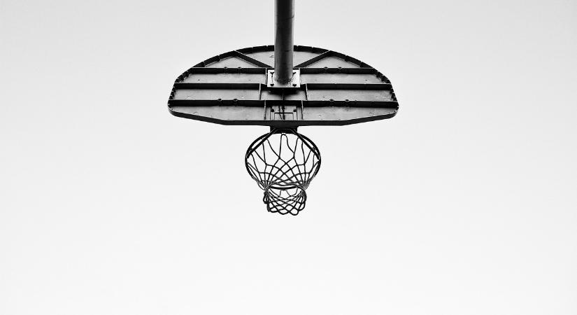 Elhunyt a Dream Team rekorder edzője