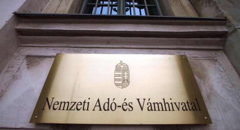 Így kerülhetnek le a bejelentés nélkül foglalkoztatók a NAV feketelistájáról