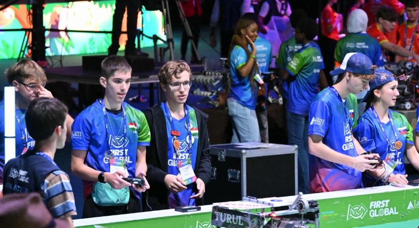 Robotikai verseny: egy debreceni is a siker részese