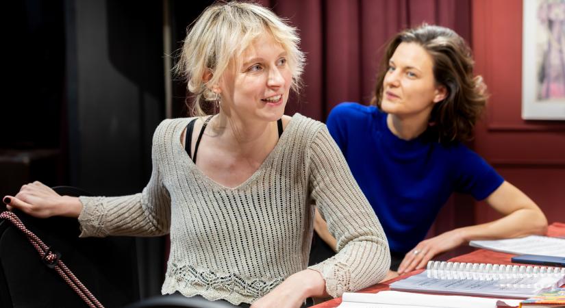 Sommerreise – Jókai Ági rendezése a Vígben