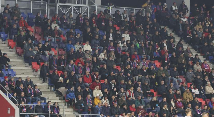 Bódog Tamás és Kovácsréti sem értette a játékvezető ítéleteit a Puskás ellen (szurkolói galéria)