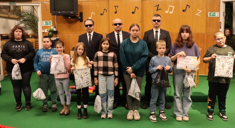 Muzsikakalandorok és titkos ügynökök a celldömölki Ádám Jenő AMI-ban