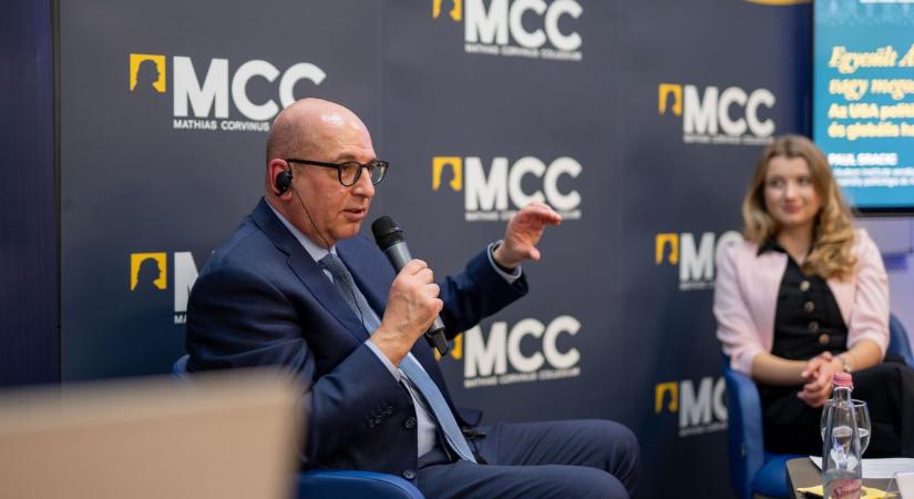 Amerikai professzor: Ha tanácsot adhatnék az EU-nak, azt mondanám hallgasson Magyarországra!