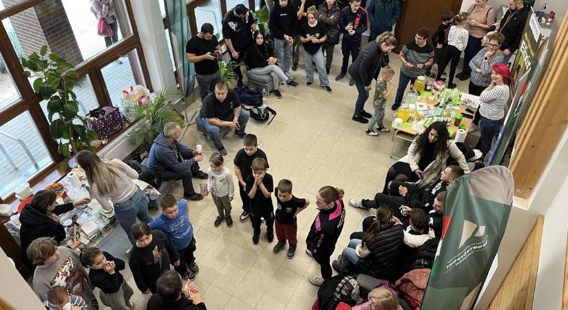 Sport, honvédelem és közösség: hatalmas sikerrel zárult a debreceni Bázis Kick-Box Akadémia első Családi Napja