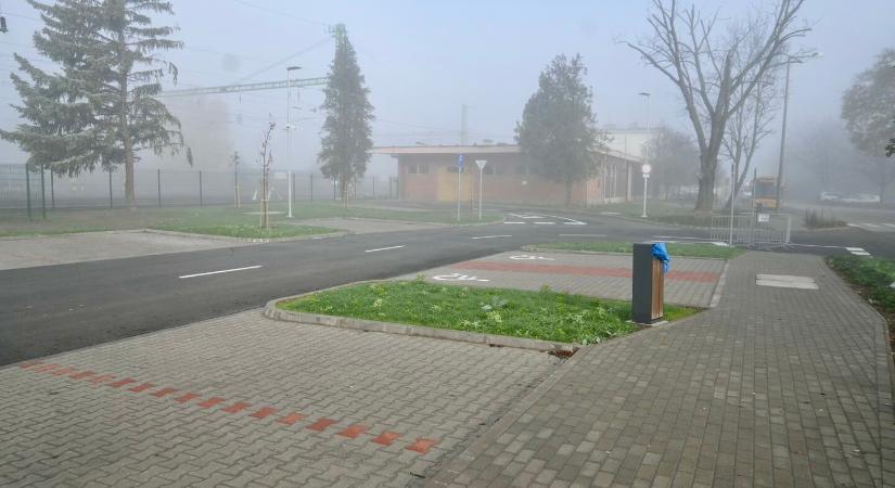 Pest vármegyében kapott új parkolót ez a vasútállomás