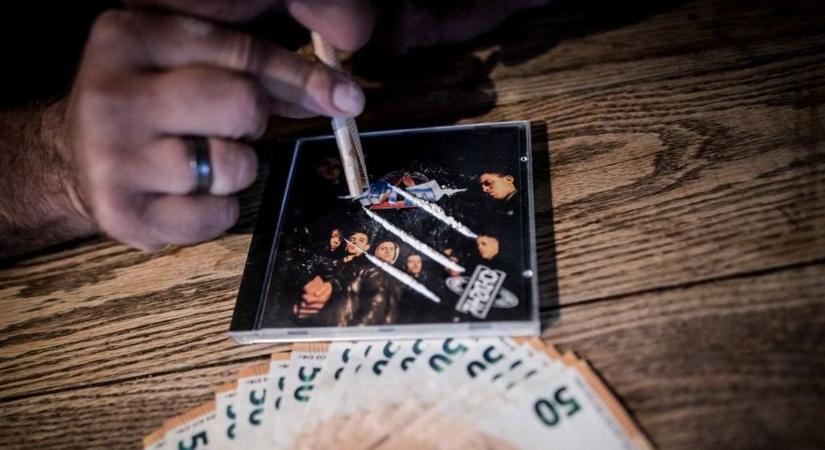 Drograzzia a népszerű énekes látogatása után: „A konzervatív drogpolitikának kutya kötelessége megvédeni a fiatalokat”