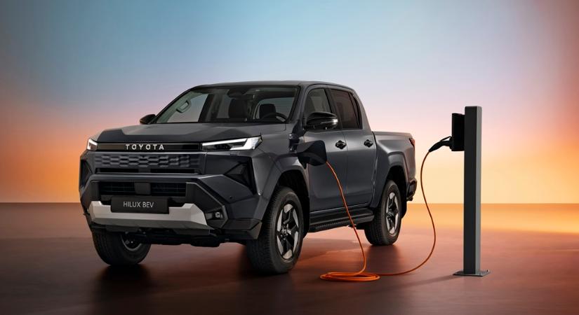 Itt az új Toyota Hilux már elektromos változatban is