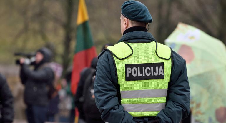 Új szintre lépett a cigarettacsempészet, trükkös módszerrel árasztják el Európát az illegális szállítmányok