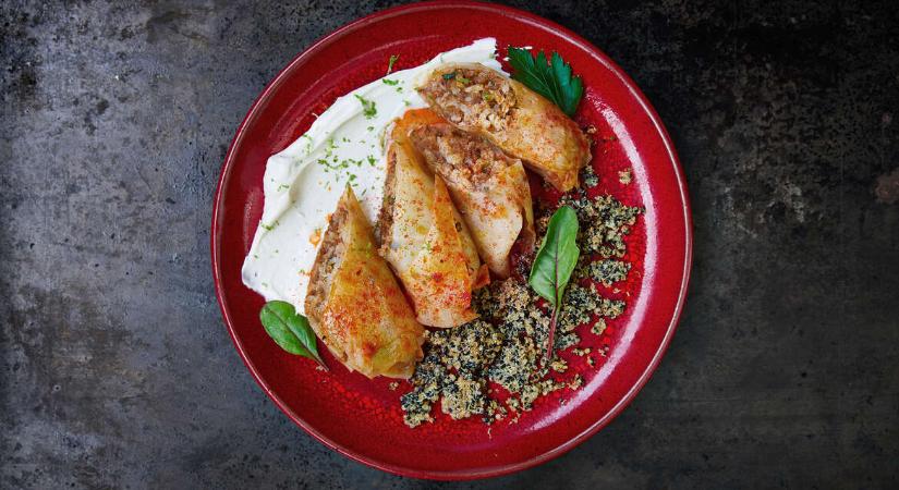 Kacsás töltött káposzta füstölt libamellel – Temesvárról, recepttel