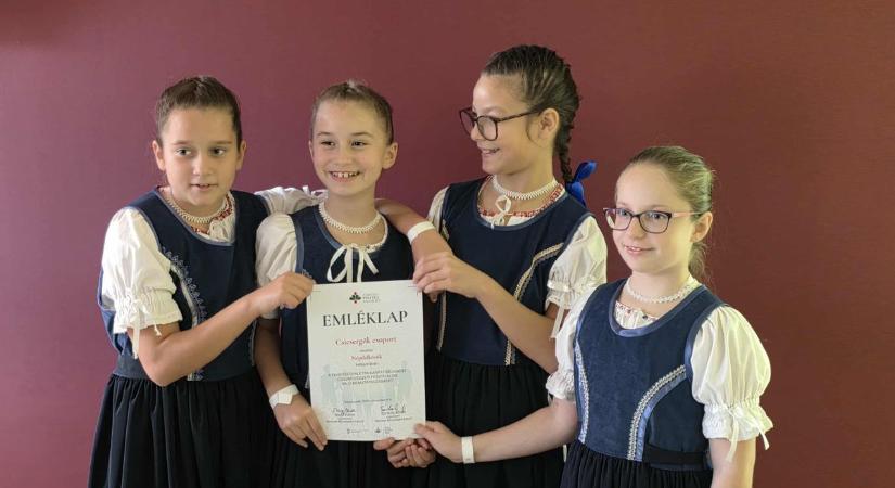 Kétszeres siker az énekegyüttesétől: Vass Lajos Nagydíjat nyert a Csicsergő Csoport