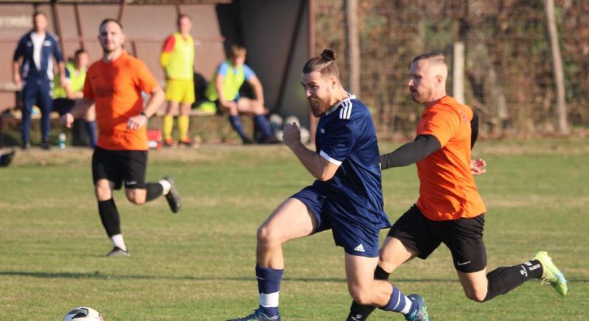 Hat gól, büntető és kiállítás – mindez egy félidő alatt a forduló meccsén (galéria)