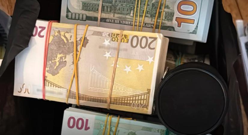 A korrupcióellenes hivatalok lecsaptak Zelenszkij elnök volt üzlettársára