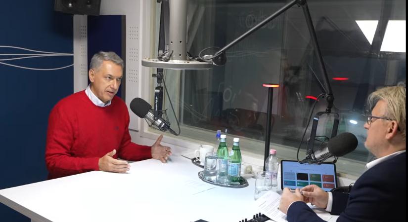 Lázár János: Trump megtisztította Washingtont a „piszoktól és migránsoktól”, Magyarország pedig számít