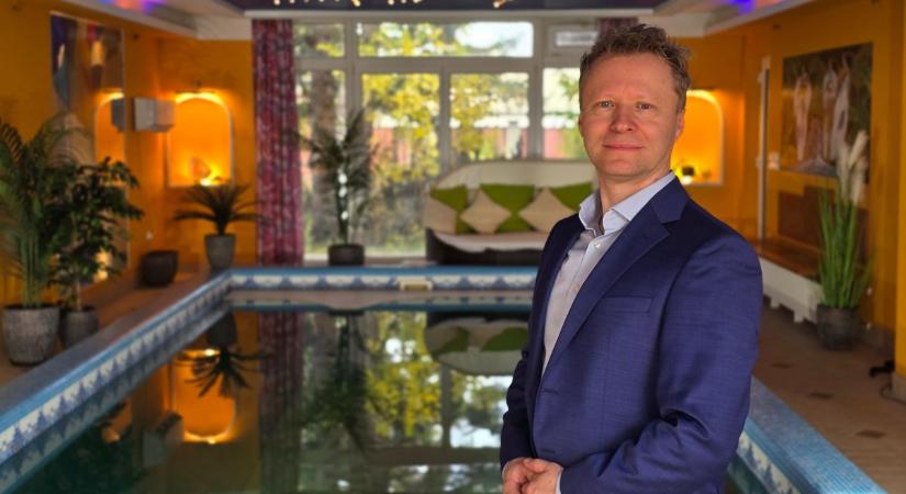 „Ki kellett ürítenem magamból minden negatívumot” – három hét alatt vált pókermesterré az ismert tisztánlátó