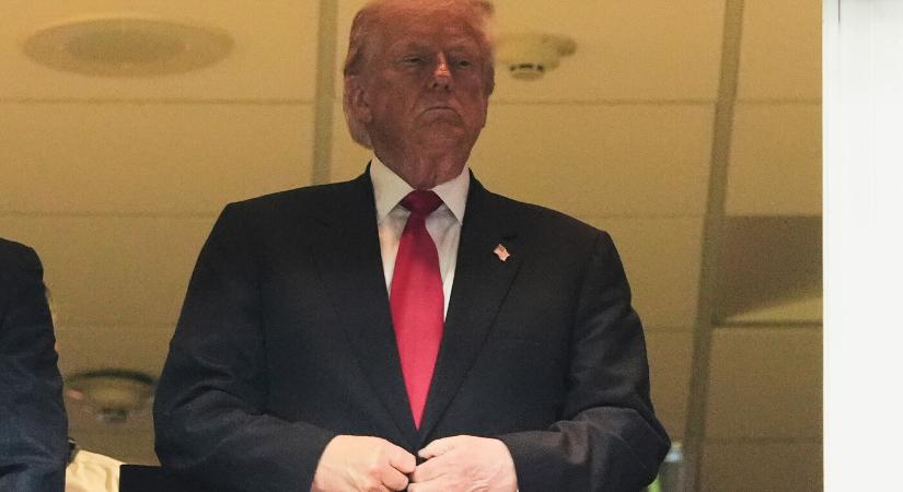 Donald Trump elnöki kegyelmet adott többek között Rudy Giulianinak