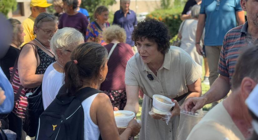 Új állomás az országjáráson: Berettyóújfalura is elviszik a reményt