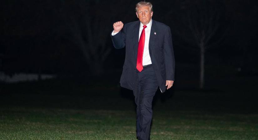 Rolexszel és aranyrúddal győzködték Donald Trumpot a svájciak