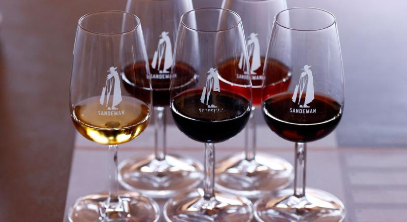 A nyugati szankciók arra kényszerítik az oroszokat, hogy hazait igyanak