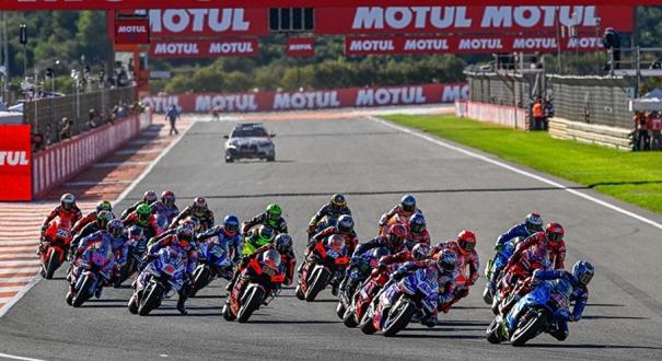 A világbajnok visszatér a MotoGP-be a valenciai zárófutamra