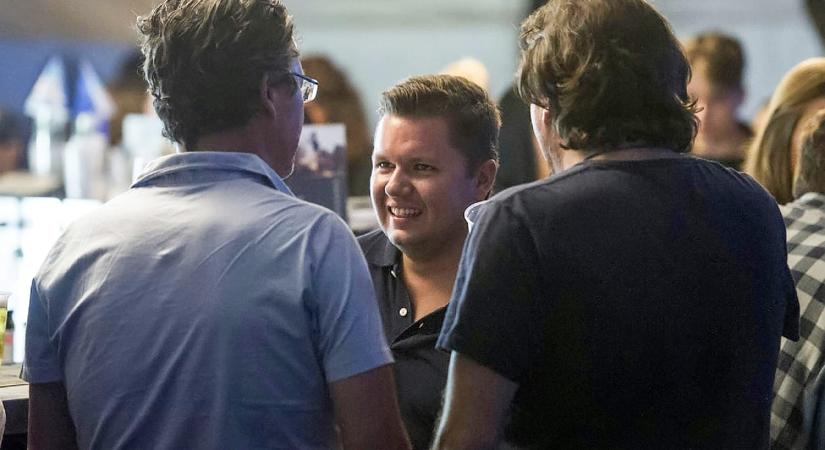 Matolcsy Ádám bútorgyára nem tartozik többé Tiborcz bankjának