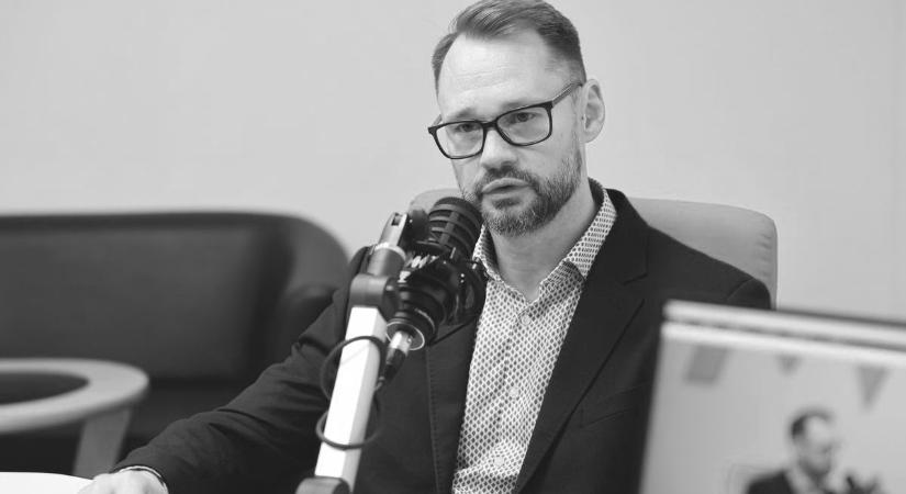 Jakab Ferenc pécsi virológus emlékére megtelt a PTE aulája – különleges tisztelgés a professzor előtt (GALÉRIA)