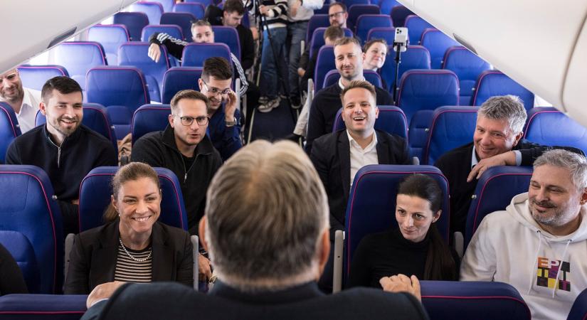 "2021-ben egy hangyányival, de előttünk volt az ellenzék, azóta a Fidesz vezet" – tudatta Orbán Viktor