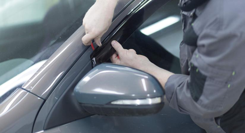 Ablakra szerelhető légterelő