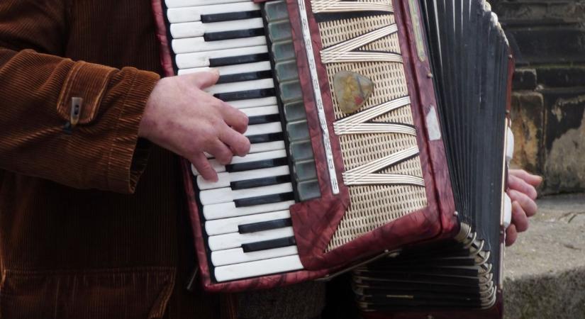 Itt kezdődik a dalvarázs: I. Perkátai Népdalkör Találkozó