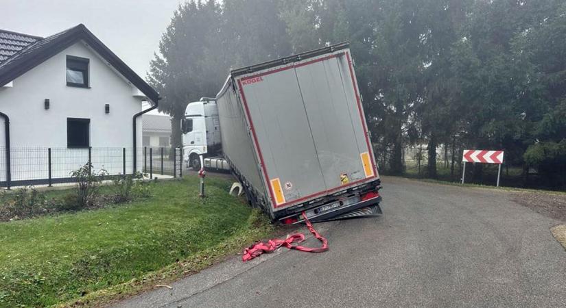 Leállt a járműforgalom a szlovén-magyar határmenti térségben – felelőtlen horvát kamionos okozott galibát