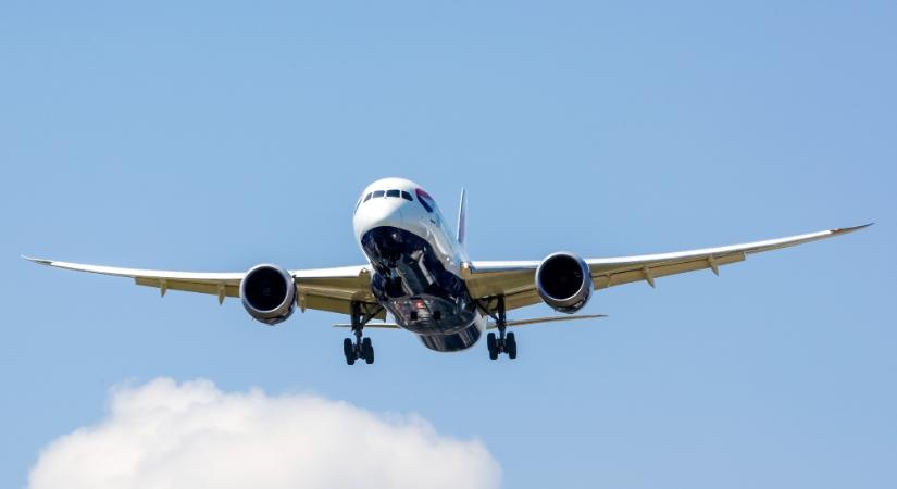 Az Egyesült Államokban mintegy már másfél ezer légi járatot töröltek