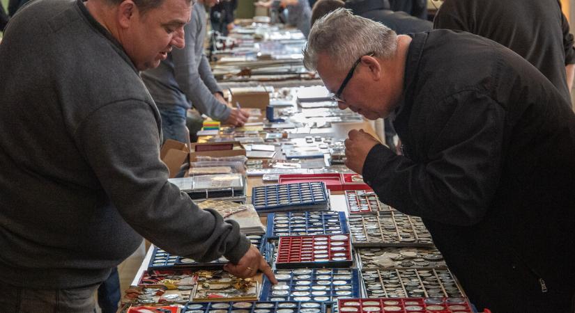Érmék, jelvények, kincsek - érembörze a HSMK-ban