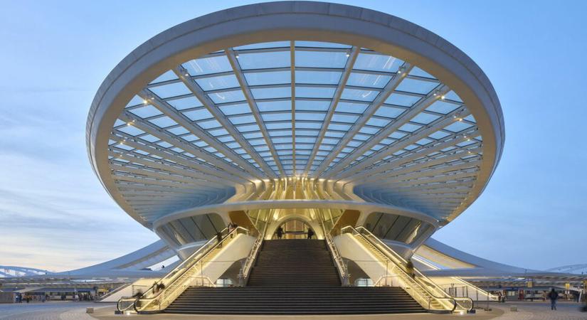 Húsz év után átadták Santiago Calatrava belgiumi vasútállomását