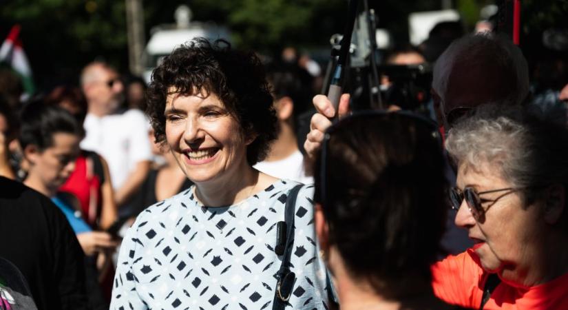 Beleírná a „kékfidesz” és a „szemkilövető” szavak tilalmát a Tisza választási etikai kódexébe DK