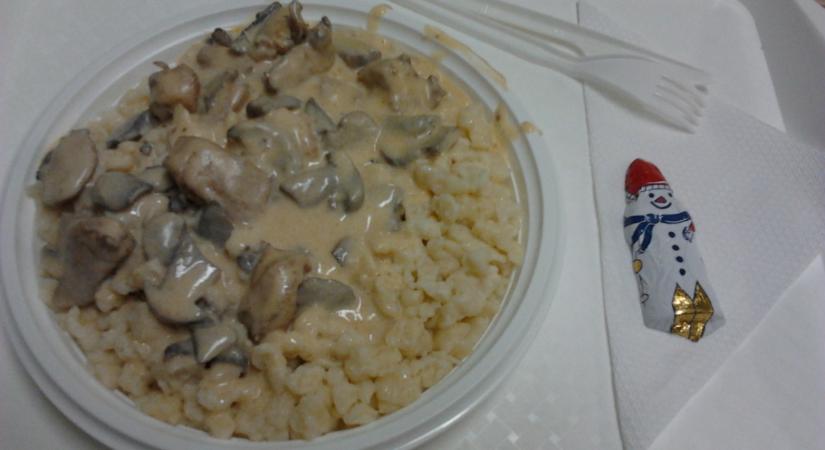 Vizsgálják a menzán felszolgált ételt, miután tömegesen lettek rosszul veresegyházi iskolások