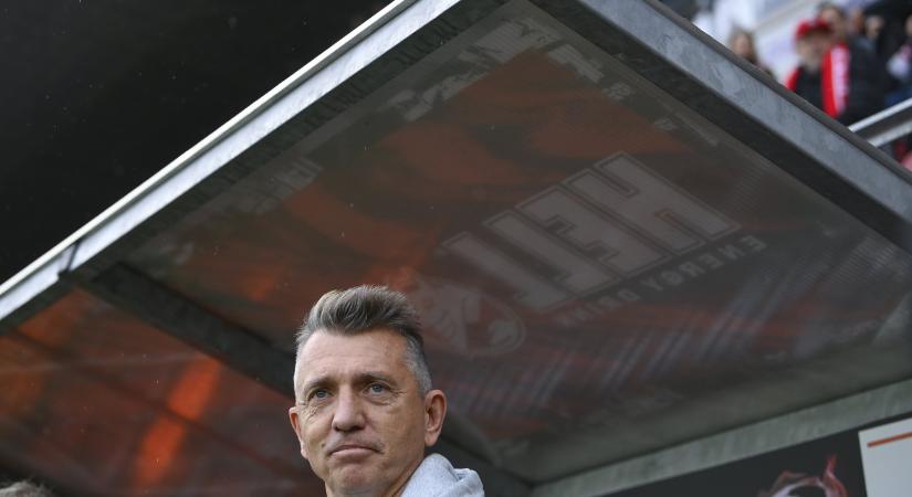 Szerződést bontottak Mészöly Gézával