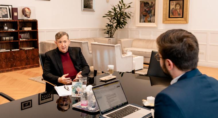 A legfontosabb kérdést eldöntötte Mészáros Lőrinc indexes interjúja: az ország leggazdagabb embere Vasember-rajongó