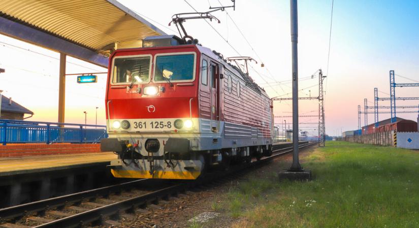 Bazini vonatbaleset: Ellenzéki össztűz zúdult a kormányra