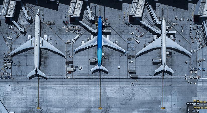 Teljesen kiszámíthatatlan lett a repülés Amerikában, nem jó ötlet most arra utazni