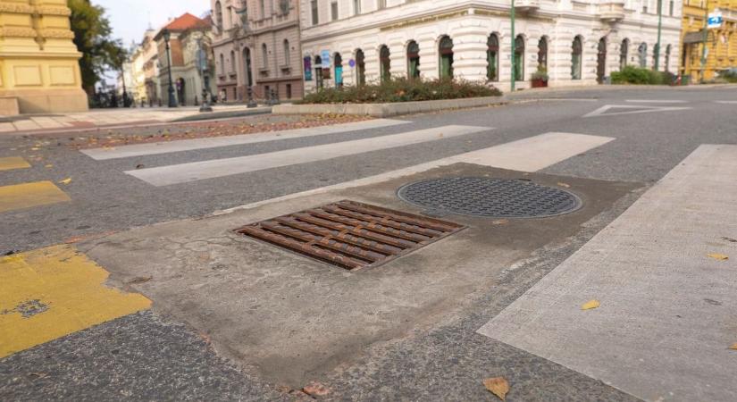 Balesetveszély a Stefánián: a zebra közepére kihelyezett vaslap okozott bosszúságot